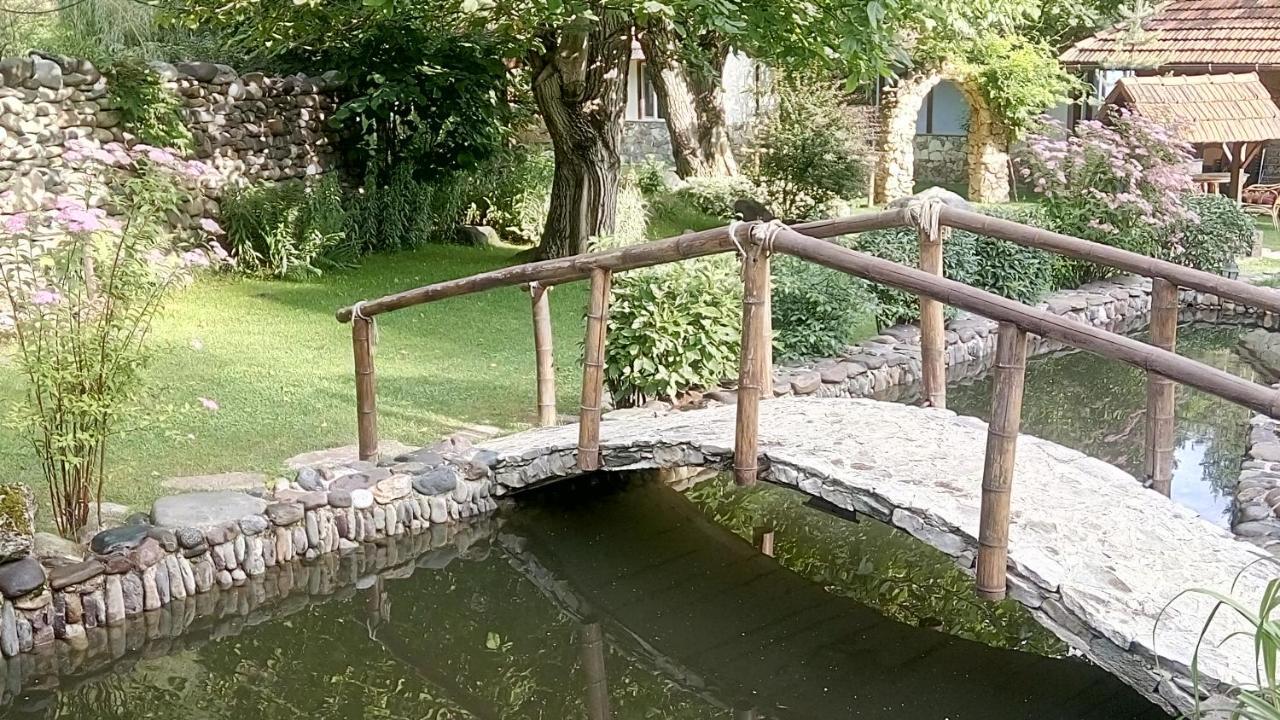 Bed and Breakfast Eco Garden Dilidschan Exterior foto